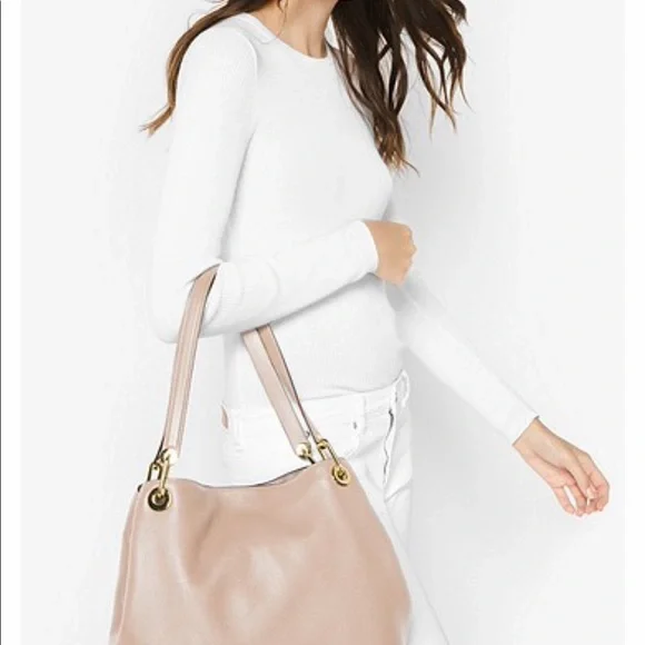 SOLD-🖤MICHAEL Michael Kors Raven Large Shoulder Bag - Picture 2 of 15